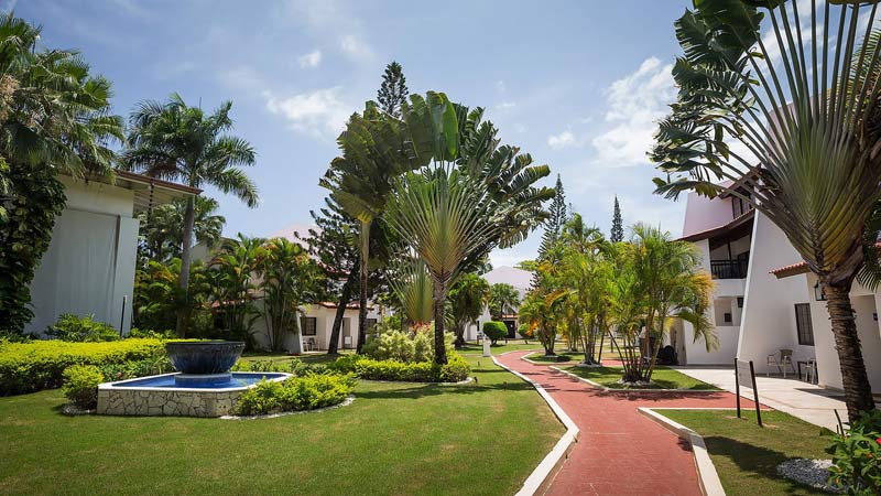 BlueBay Villas Doradas resort grounds