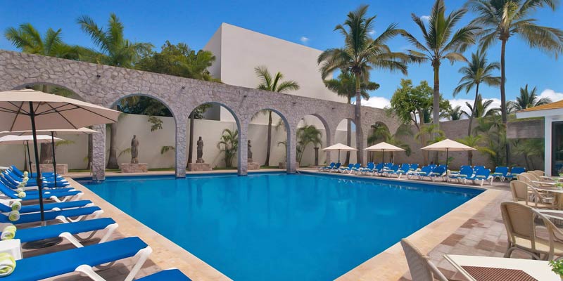 El Cid Granada resort pool