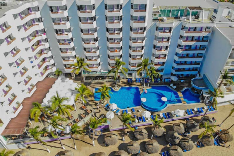 Oceano Palace Beach Hotel aerial view of the pool