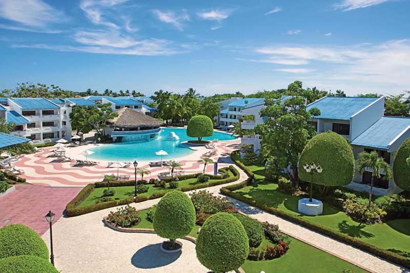 Sunscape all-inclusive resort grounds
